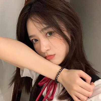 演员米莉·波比·布朗 